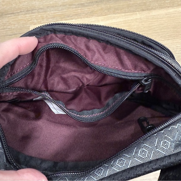 Dakine Gray and Black Patterned Hip Pack/Belt Bag with Adjustable Strap - Picture 5 of 7